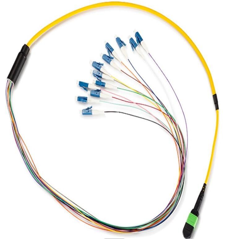 كابل التصحيح MTP إلى LC MPO ، كابل الألياف البصرية Dia 0.9mm PVC MPO 12 Core