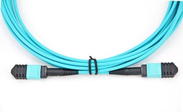 10g كابل الألياف البصرية LSZH مادة MPO 8 الأساسية الإناث متعددة الوسائط OM3 الألياف الجذع