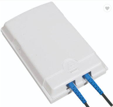 FTTH 2 النوى صندوق إنهاء الألياف الضوئية PC ABS 2 قطعة محولات SC داخلي أو خارجي